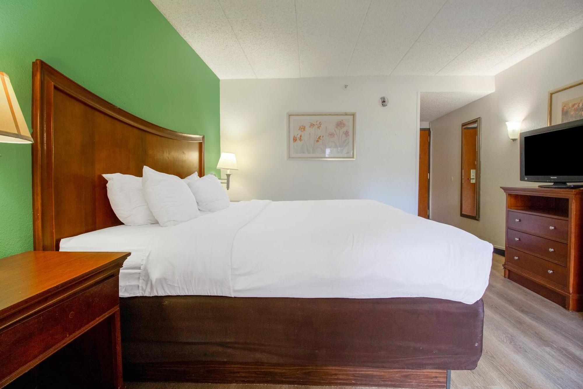 Tulsa Square Hotel Central, I-44 By Oyo Экстерьер фото