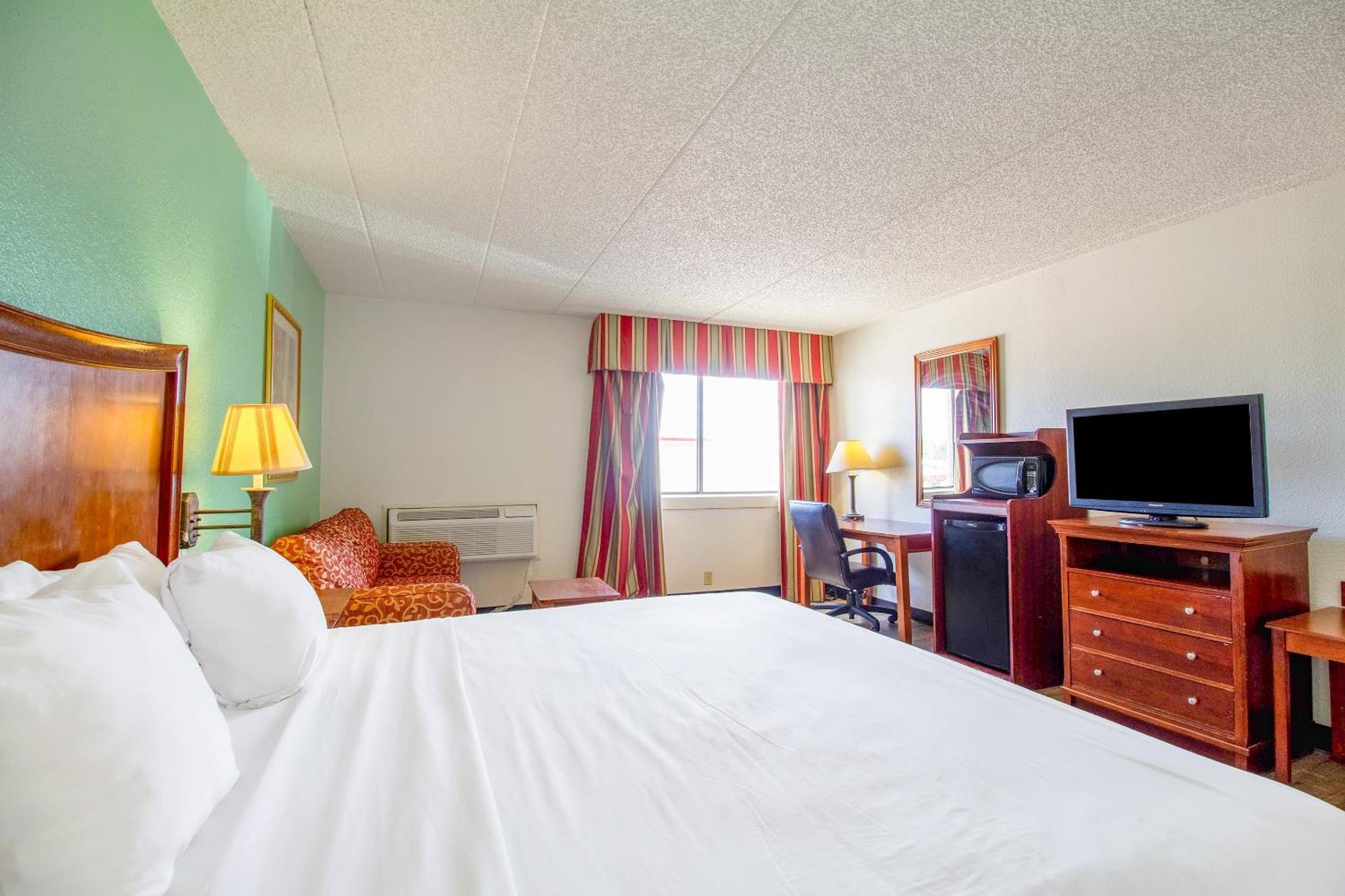 Tulsa Square Hotel Central, I-44 By Oyo Экстерьер фото