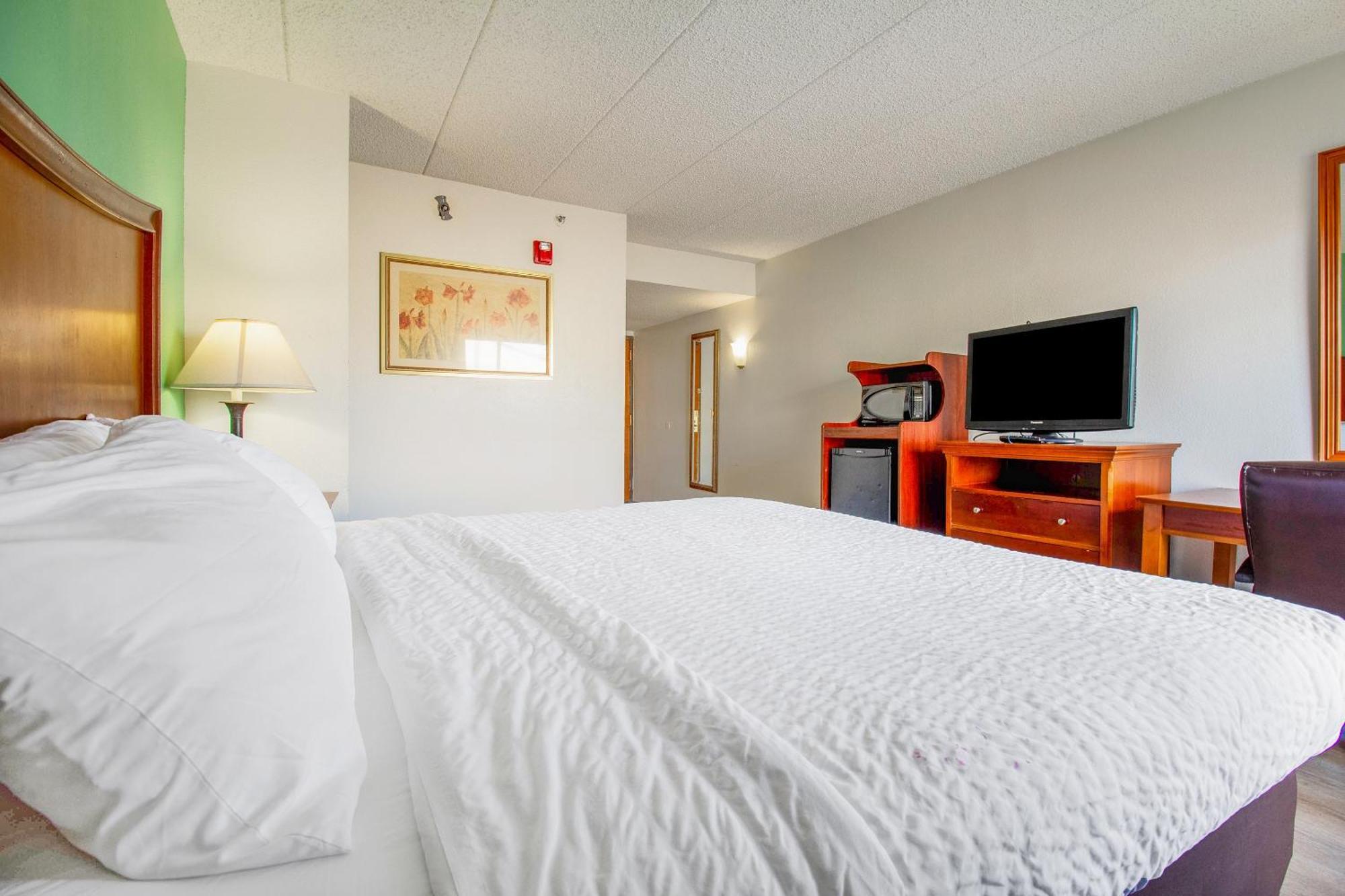 Tulsa Square Hotel Central, I-44 By Oyo Экстерьер фото